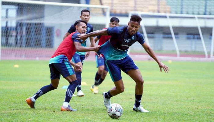 Foto-foto Latihan Persib di Stadion GBLA Jelang Hadapi Bali United